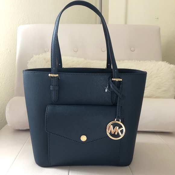 Michael Kors Handbags - Michael Kors Jet Set Medium Tote